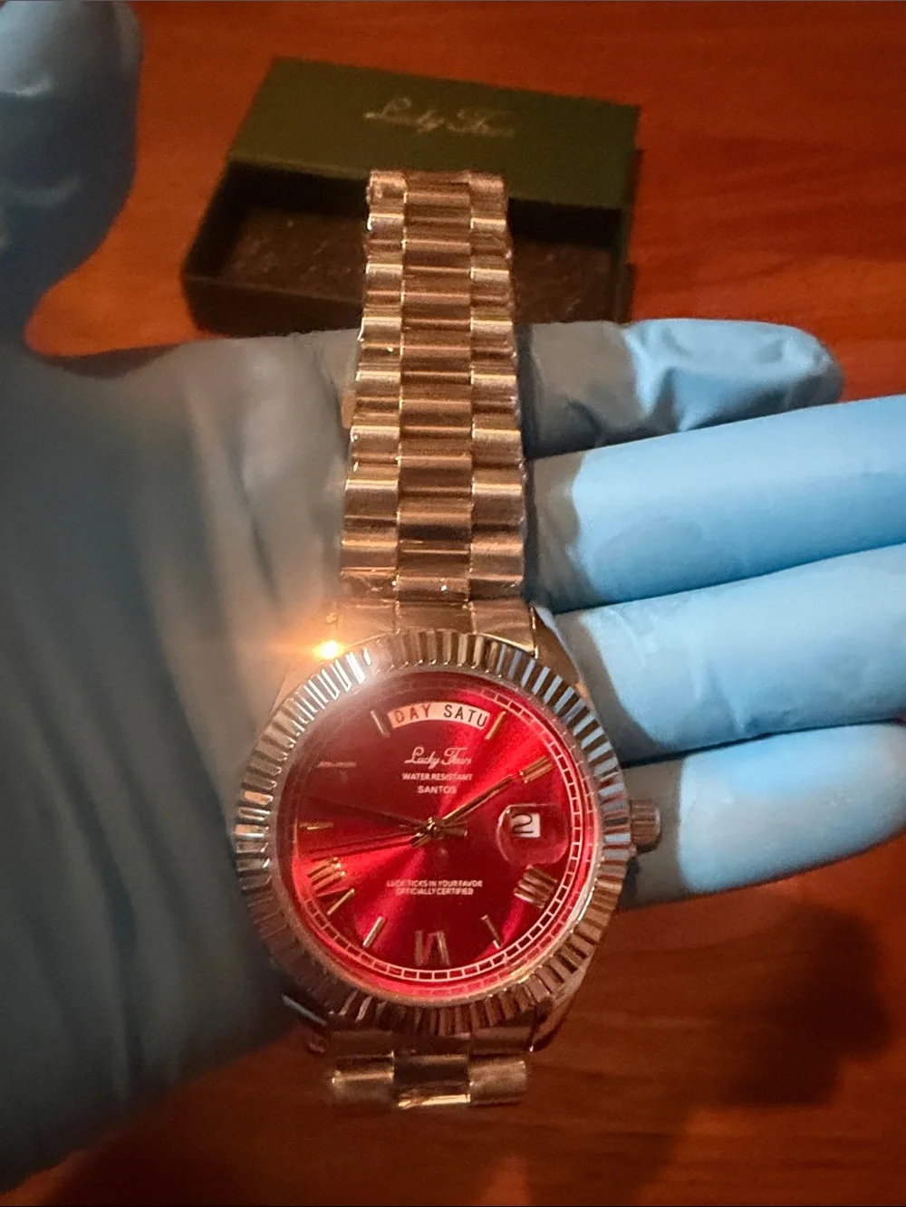 Lucky fours Crimson, Santos watch